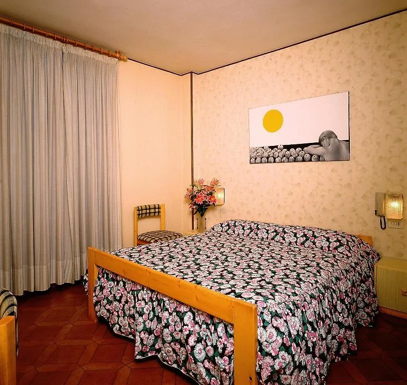 Hotel Del Pesce Luino