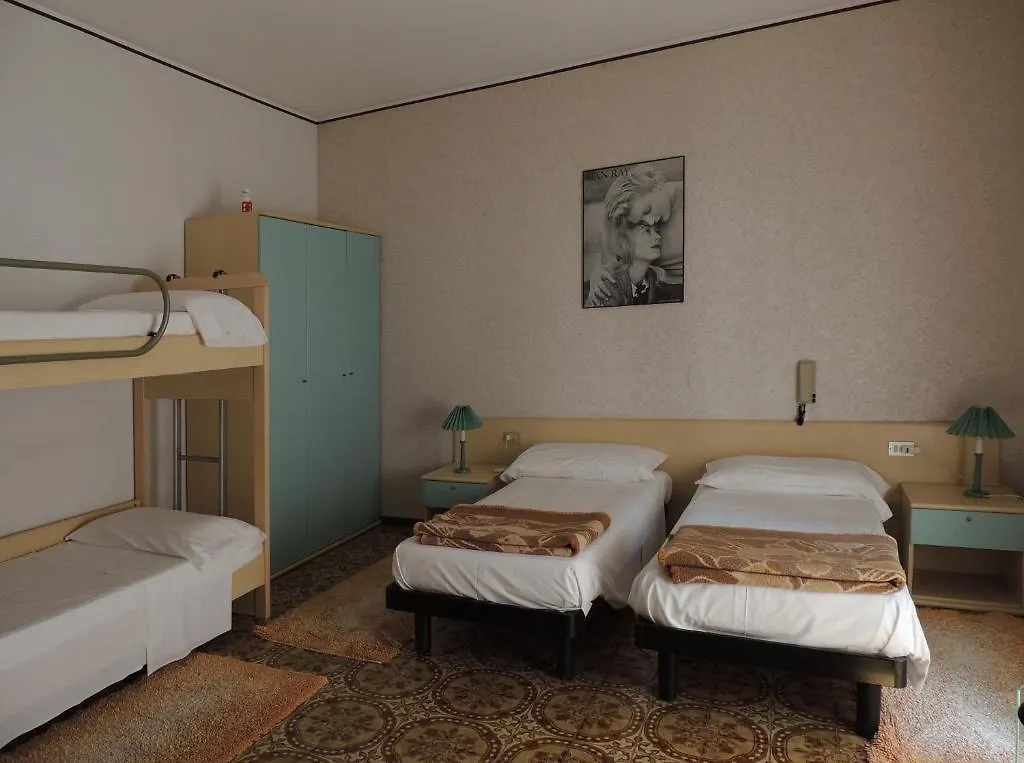 Hotel Del Pesce Luino Italy